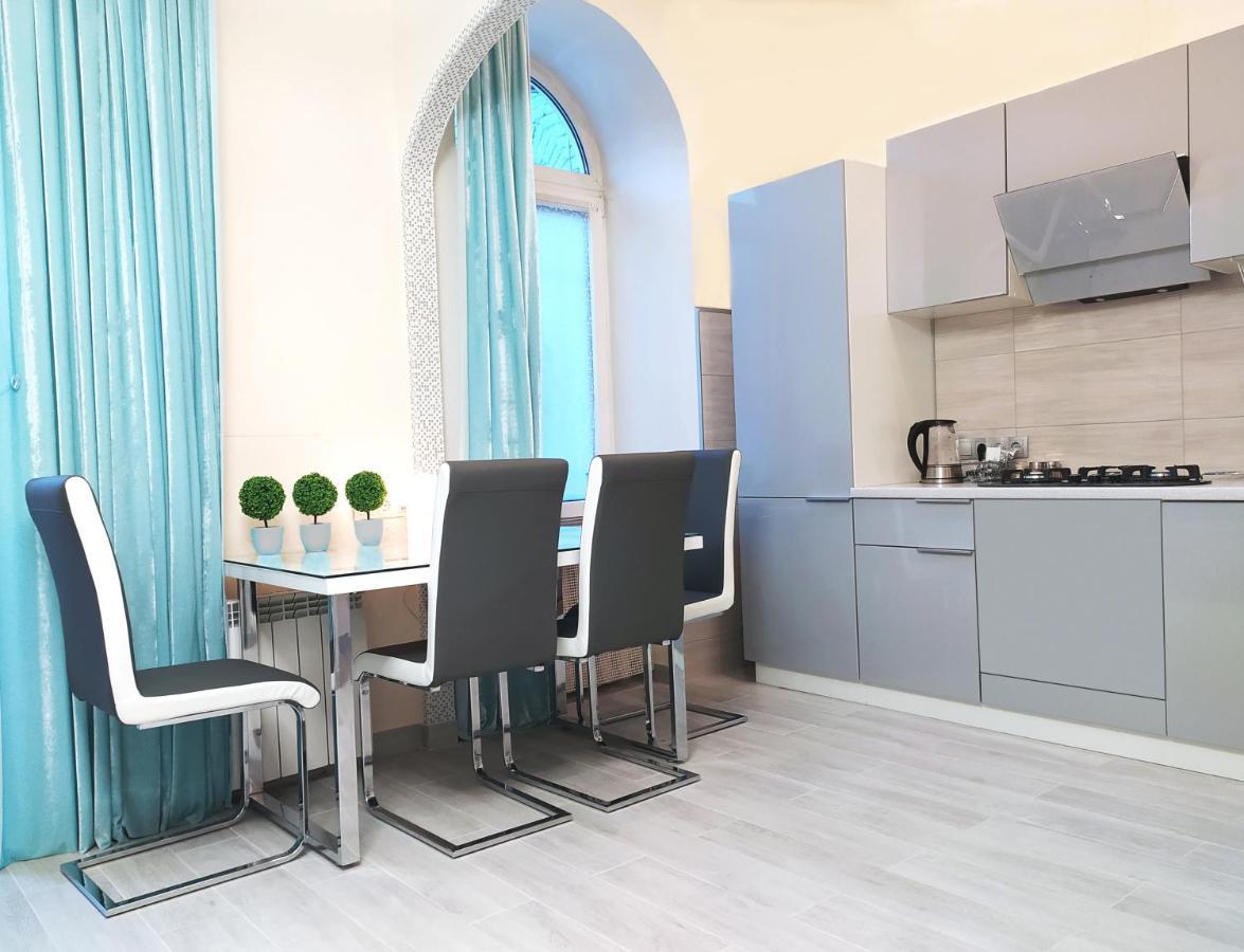 Luxury Centre Located Apartment